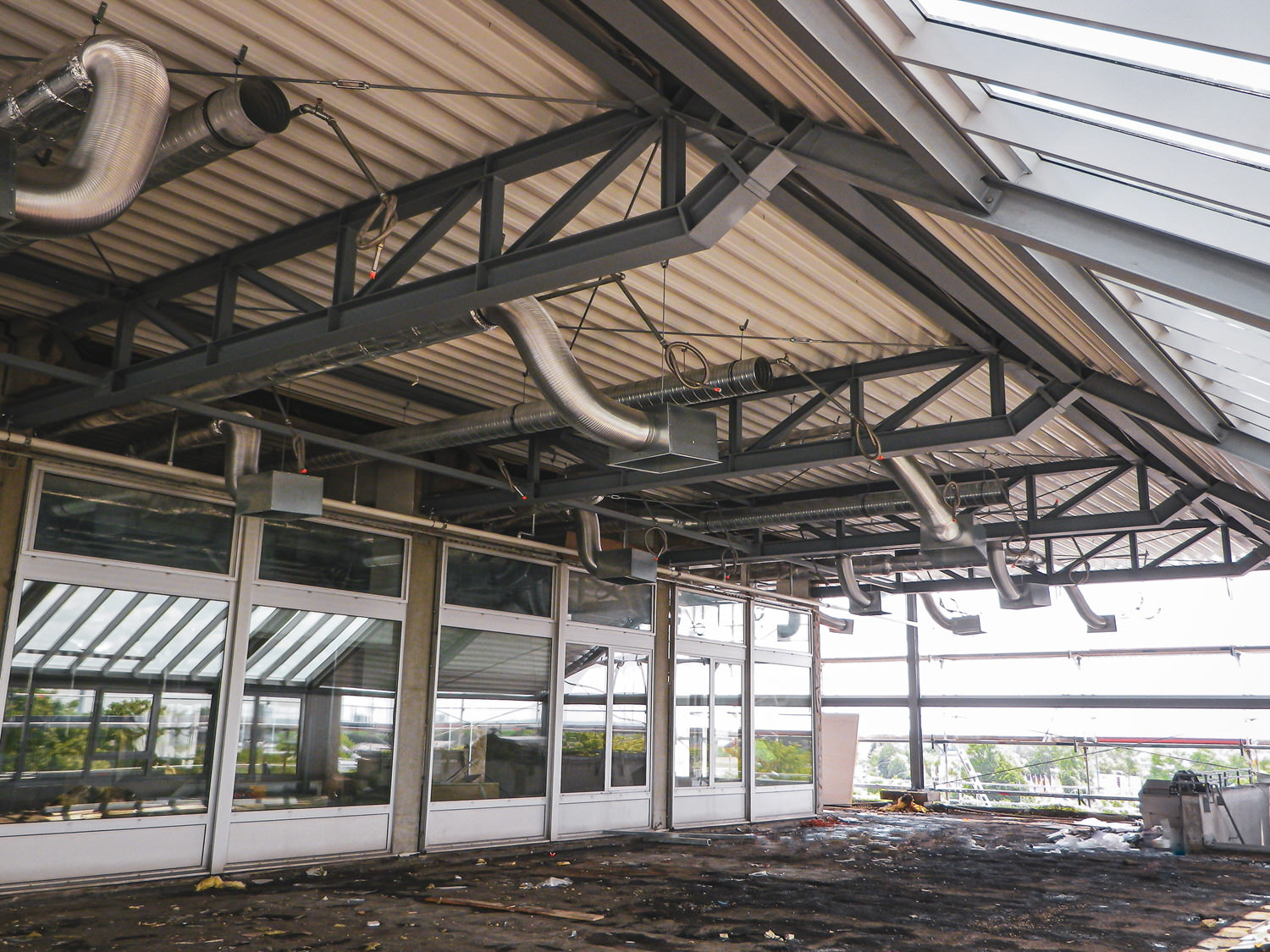 Stahlkonstruktionen bei Möbel Müller in Ulm Metallbau